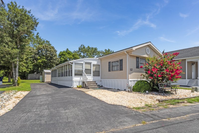 MOVE-IN READY, INVESTMENT OPPORTUNITY, REHOBOTH BEACH, RT ONE, AMENITIES, COMMUNITY POOL, SCREENED PORCH, COASTAL COMMUNITY, DELAWARE HOMES, DELAWARE REAL ESTATE, DELAWARE BEACHES